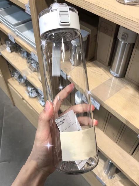 Big Clear Water Bottle, Cute Clear Water Bottles, Cute Water Bottles Aesthetic, Japanese Water Bottle, Water Bottles For School, Water Bottels, Aesthetic Bottle, Aesthetic Water Bottle, Water Bottle Clear