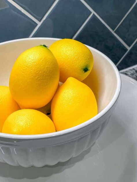 Store Lemons, Lemon Storage, Recipe Using Lemons, Store Vegetables, Lemon Pictures, Homemade Strawberry Lemonade, Storing Lemons, Strawberry Lemonade Recipe, Lemons And Limes