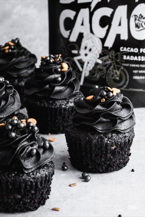 Black chocolate cupcakes with black cocoa powder Black Cocoa Powder, Cocoa Powder Recipes, Black Cupcakes, Black Cocoa, Black Carrot, Cocoa Beans, Natural Food Coloring, Cupcake Recipes Chocolate, 12 Cupcakes