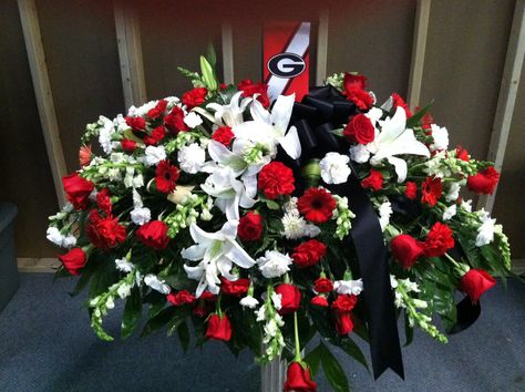 Georgia bulldog themed casket cover. A beautiful arrangement of red and white flowers. Accented with black. White Casket Spray, White Casket, Flowers Step By Step, Casket Spray, Casket Flowers, Grave Flowers, Casket Sprays, Water Ski, Grave Decorations