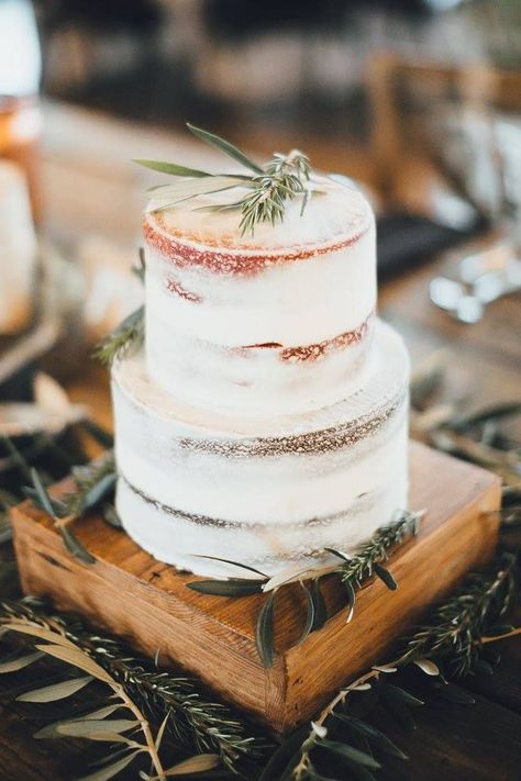 Pretty Wedding Cakes, Winter Wedding Cake, Amazing Wedding Cakes, Wedding Cake Rustic, Rustic Wedding Cake, Rustic Cake, Simple Wedding Cake, Cool Wedding Cakes