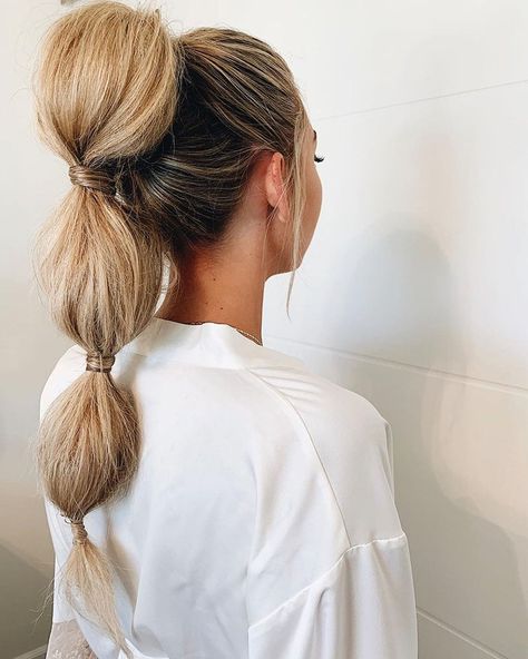 30 Popular Bubble Braid Hairstyles to Try in 2022 - The Trend Spotter Clip In Ponytail Extensions, Bubble Ponytail, Lustrous Hair, Workout Hairstyles, Hot Hair Styles, Braids For Short Hair, Hair Dos, Ponytail Hairstyles, Gorgeous Hair