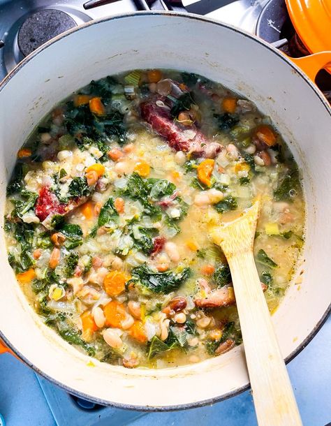 Ham Bean Kale Soup Recipes, Ham And Kale Soup, Healthy Ham And Bean Soup, Ham White Bean Soup, Healthy Ham Soup, Ham Hock Soup Recipes, Leftover Ham Soup Recipes, Recipes Using Kale, Ham And Bean Soup Recipes