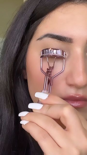 Camelia Katoozian on Instagram: "How to curl straight lashes so that they STAY CURLED all day! #mascarahacks #makeuptutorial" How To Make Lashes Stay Curled, Straight Lashes, The Best Mascara, Best Mascara, Makeup Ideas, Natural Makeup, Makeup Tutorial, Lashes, Makeup