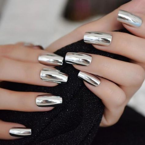 20 Cool Chrome Nail Designs To Try in 2020 - The Trend Spotter Nail Store, Simple Fall Nails, Chrome Nails Designs, Mirror Nails, Fall Nail Art Designs, Silver Nail, Metallic Nails, Fall Nail Art, Marble Nails