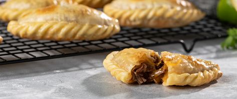 Barbacoa Empanadas. Check out this recipe and more Texas Favorites at the new beeflovingtexans.com Empanadas Beef, Pork Bbq Sauce, Keto Finger Foods, Slow Cooker Barbacoa, Finger Foods Appetizers, Impressive Appetizers, Italian Beef Sandwiches, Holiday Roasts, Pork Bbq