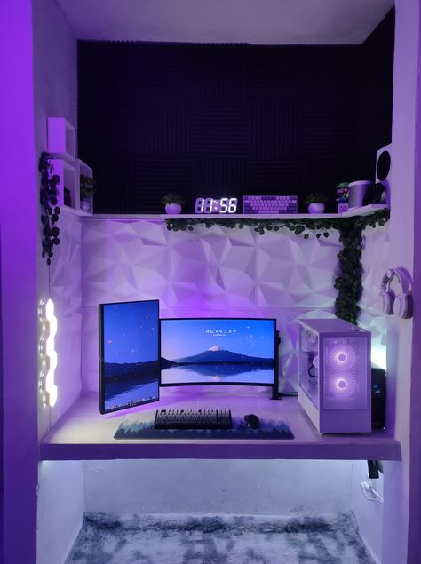 Purple Gaming Room Setup, Minimalist Gamer Setup, Dream Setup Gaming, White And Purple Gaming Setup, White And Purple Pc Setup, White Gamer Room, Purple Desk Setup, Purple Pc Setup, Clean Gaming Setup