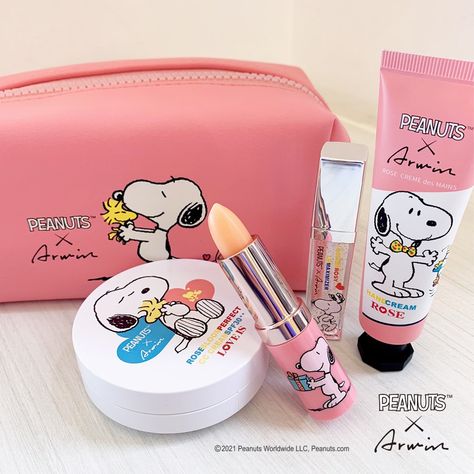 Snoopy Makeup, Peanuts Aesthetic, Snoopy Aesthetic, Snoopy Items, Beautiful Skin Care, Kitty Clothes, Hello Kitty Clothes, Chuck Bass, Snoopy Love