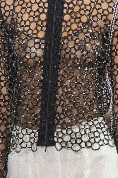 Giorgio Armani Haute Couture, Armani Haute Couture, Armani Prive Couture, Valentino Couture, Viktor Rolf, Armani Prive, Couture Details, Couture Runway, Fashion Advertising