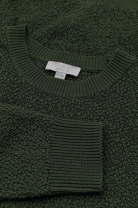 COS image 6 of Textured stitch crew-neck jumper  in Khaki green Polo Shirt Outfits, Knit Baby Sweaters, Knit Men, Clothing Photography, Clothing Details, Crew Neck Jumper, Knitwear Men, Men's Knit, Fabric Texture