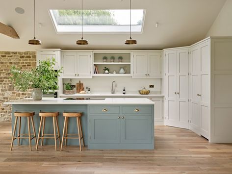 Kitchen Open Plan Extension, Kitchen Uk, Country House Kitchen, Kitchen Colour, Interior Design Gallery, Open Plan Kitchen Living Room, Shaker Style Kitchens, House Extension Design, Engineered Flooring