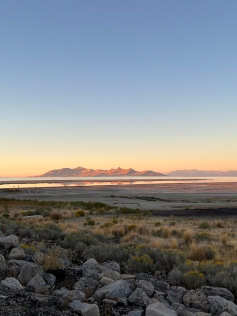 Utah Sunset, Great Salt Lake, Us Road Trip, Salt Lake City Utah, National Anthem, Salt Lake City, Lake City, Us Travel, Natural World