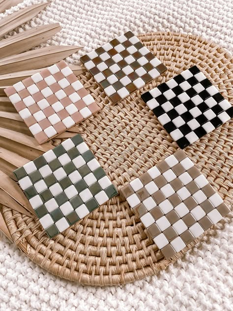 These checkered coasters are the cutest decor and addition to your coffee table, office desk, or dinning room table! They are so cute and trendy for the checkered lovers. These also make really great gifts for your friends, mom, or yourself! ● Coaster Color: - Black and White  - Blush Pink and White  - Light Green and White - Tan and White - Mocha and White ● Coaster Size: 4x4 inches  ● Care Instructions: If you need to clean these I recommend wiping the coasters with a damp towel and can be wip Coaster Gift Ideas, Checkered Decor Ideas, Checkered Home Decor, Checkerboard Decor, Checkered Coaster, Checkered Kitchen Decor, Aesthetic Coasters, Coffee Table Office, Checkered Decor