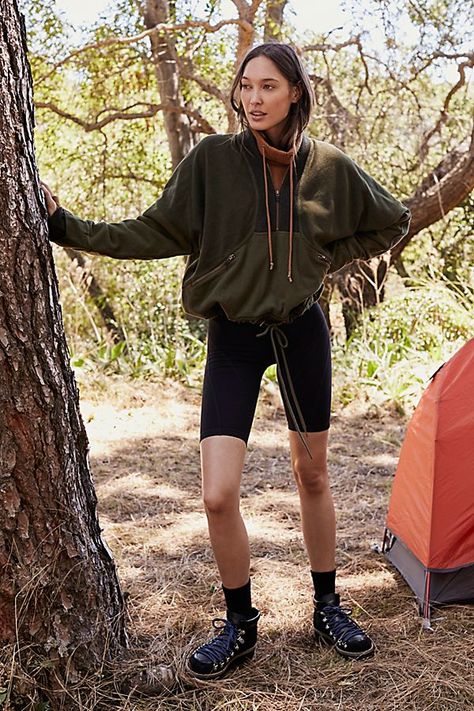 Spring Hiking Outfits, Wander Outfit, Camping Outfits For Women, Cute Hiking Outfit, Hiking Fits, Hiking Outfit Spring, Hiking Outfit Fall, Hiking Outfit Women, Free People Activewear