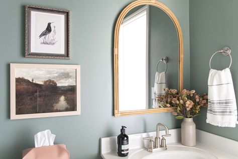 DIY Powder Room Makeover and Small Half Bath Ideas - Caitlin Marie Design Half Bath Ideas With Pedestal Sink, Half Bath Beadboard, Small Half Bath Ideas, Diy Powder Room Makeover, Diy Powder Room, Half Bath Ideas, Powder Room Paint Colors, Powder Bathroom Ideas, Half Bath Design