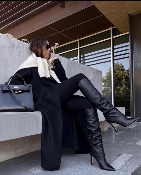 Long Boots With Heels, Black Knee High Boots Outfit, Long Boots Outfit, Leather Boots Outfit, Shoe Outfits, Heels Boots Outfit, High Heel Boots Outfit, Storage Shoes, Shoe Storage Ideas