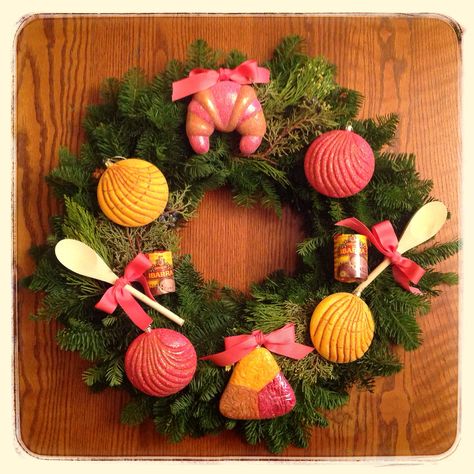 CasaQ Pan Dulce Christmas Ornament Wreath www.CasaQ.com Mexican Christmas Wreath, Tamale Ornament, Latino Christmas, Mexican Ornaments, Fiesta Wreath, Christmas Fiesta, Mexican Christmas Decorations, Mexico Christmas, Mexican Party Decorations