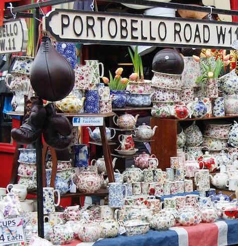 China Crockery, Portobello Road Market, Portobello Market, Portobello Road, London History, Camden Town, London Flat, Things To Do In London, Notting Hill