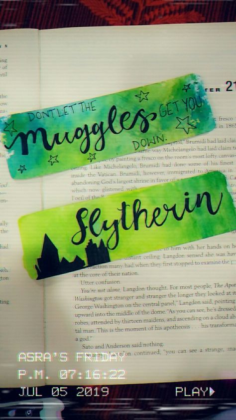 Slytherin Bookmark, Harry Potter Handmade, Bookmarks Diy, Handmade Bookmarks Diy, Handmade Bookmarks, Creative Bookmarks, Slytherin House, Potter Art, Slytherin Aesthetic