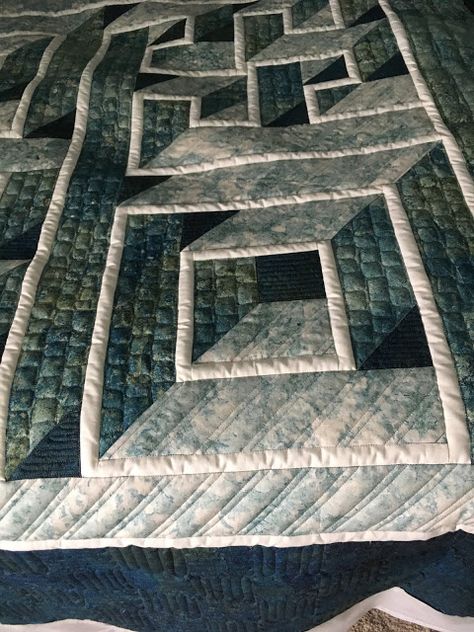 Labyrinth Walk Quilt, Labyrinth Quilt, Illusion Quilts, Labyrinth Walk, Optical Illusion Quilts, Blue Jean Quilts, Jean Quilt, Border Ideas, 3d Quilts