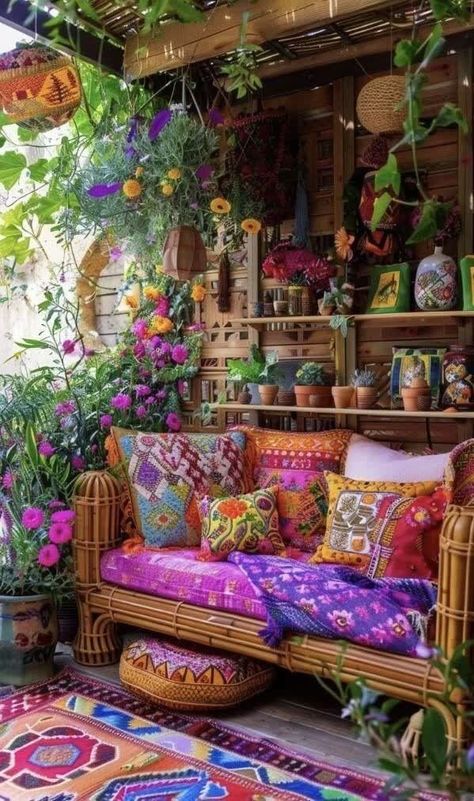 Bohemian Patio Decor, Boho Outdoor Space, Gazebo Decorations, Bohemian Patio, Boho Patio, Hippie Homes, Mexican Home Decor, Casa Vintage, Mexican Decor