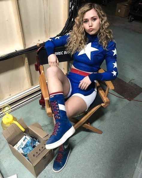 Courtney Whitmore, Bella And The Bulldogs, Brec Bassinger, Stephanie Brown, Univers Dc, Batwoman, Scene Photo, The Cw, Cute Celebrities