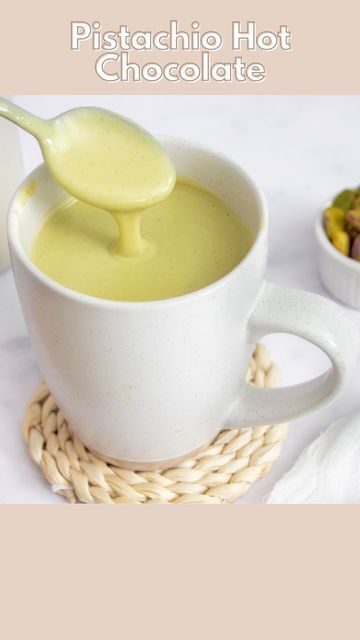 Giulia Ardizzone on Instagram: "I bet you never tried pistachio hot chocolate. It's creamy, nutty and delicious. Recipe: 300 g milk - regular or plant-based (1 cup + 1/4 cup) 60 g white chocolate (2.12 oz) 60 g pistachios (1/3 cup + 1 tbsp) 15 g cornstarch (2 tbsp) Enjoy✨ • • • • • • • • • • • • • • • 🏷️#pistachio #hotchocolate #hotdrink #easyrecipes #quickrecipes" Pistachio White Hot Chocolate, Hot Pistachio Drink, Pistachio Hot Chocolate, Pistachio Drink, Pistachio Milk, Recipes Drinks, White Hot Chocolate, Chocolate Drinks, Fall Desserts