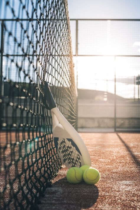 Tennis Senior Pictures, Mode Tennis, Tennis Wallpaper, Tennis Photography, Tennis Photos, Beach Tennis, Black Crown, Tennis Fashion, Sport Photography