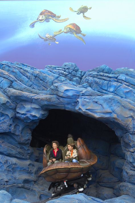 Walt Disney Studios Park, Toon Studios - Family On Crush's Coaster, Disneyland Paris Disneyland Paris Attractions, Disney Studios Paris, Disneyland Paris Rides, Disneyland Attractions, Walt Disney Imagineering, Disney Imagineering, Disney Attractions, Disney Paris, Disney Rides