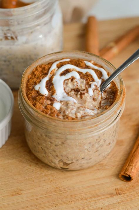 Cinnamon Roll Overnight Oats Cinnamon Roll Protein Overnight Oats, Nicole Addison Recipes, Nurse Breakfast, Greek Yogurt Overnight Oats, Overnight Oats Fruit, Cinnamon Roll Overnight Oats, Overnite Oats, Overnight Oats Easy, Stovetop Recipes