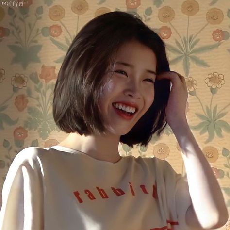 Kpop Short Hair, Iu Short Hair, Profile Love, Iu Hair, Korean Short Hair, Kpop Hair, Shot Hair Styles, Haircuts Straight Hair, Penteado Cabelo Curto