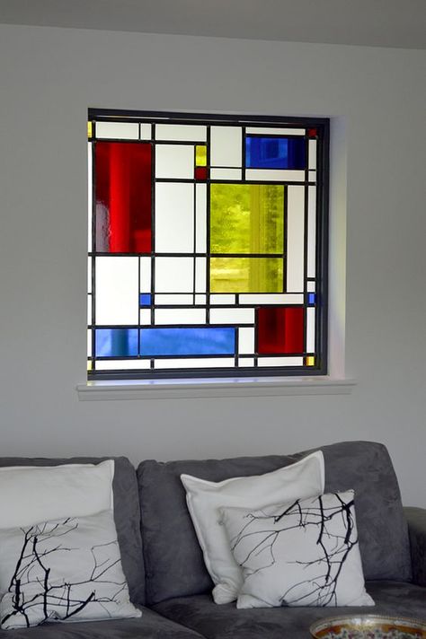 https://flic.kr/p/HWYy5Z | Mondrian Stained Glass | Installing Cat.M's new "Mondrian" inspired stained glass window. Kilmacolm, Scotland. www.rdwglass.com Waiter Station, Stained Glass Windows Church, L'art Du Vitrail, Modern Stained Glass, Verre Design, Stained Glass Decor, Stained Glass Diy, Stained Glass Crafts, Art Stained