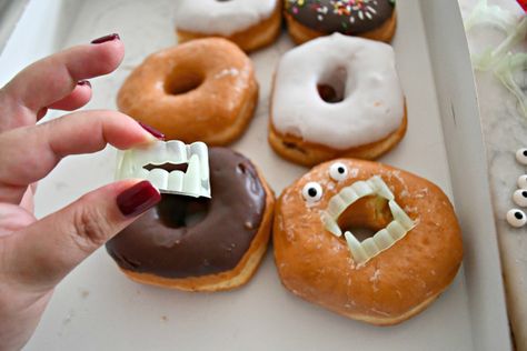 Vampire Donuts Halloween, Halloween Donuts With Teeth, Plastic Vampire Teeth, Halloween Brunch, Pumkin Decoration, Halloween Rice Krispie Treats, Spooky Dinner, Halloween Journal, Halloween Donuts