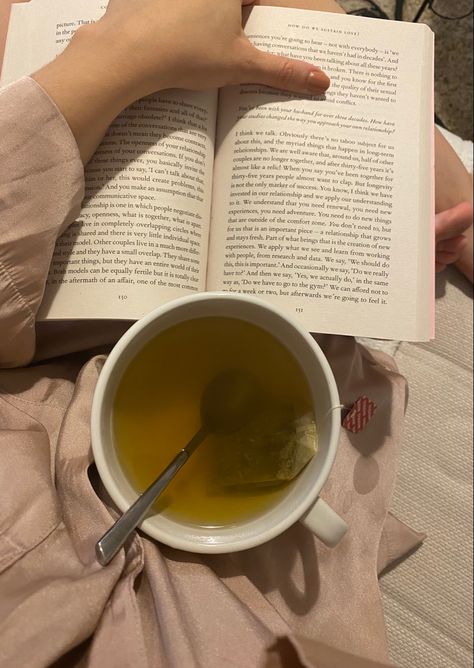 Camomile tea Home Couch Book Reading Relax Chill Me time Self care evening Powder pink Silk pajama set Night Cosy Fall Inspiration Hot Tea Before Bed, Tea Before Bed Aesthetic, Camomile Tea Aesthetic, Bedtime Reading Aesthetic, Tea Book Aesthetic, Tea Night Time, Self Care Night Aesthetic, Night Time Routine Aesthetic, Tea Camomile