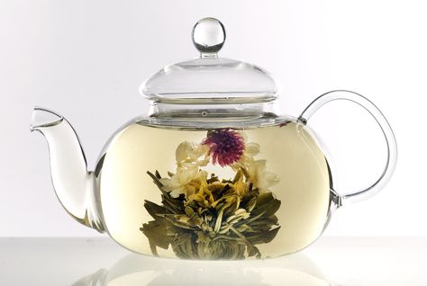 blooming tea Clear Teapot, Flowering Tea, Glass Tea Set, Blooming Tea, Teapot Design, Tea Gift Sets, Double Wall Glass, Glass Teapot, Tea Tins