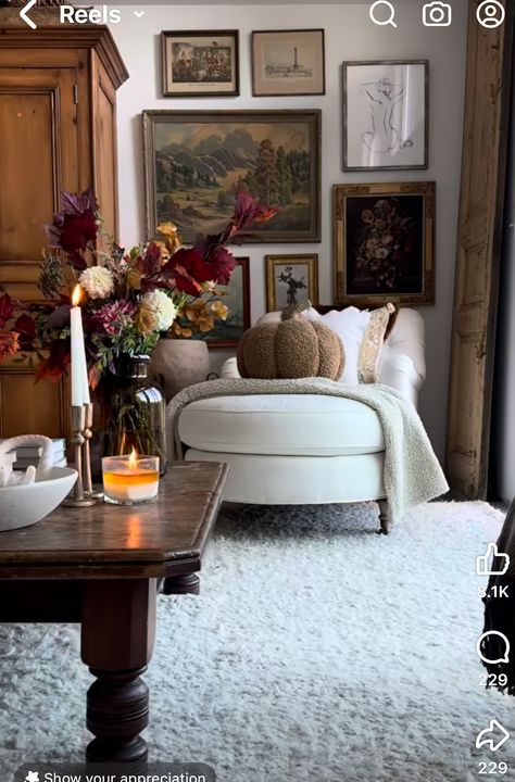 Friday Flowers, Cottage Core Home, Happy April, My Dearest, Living Room Design Inspiration, Apartment Life, Fall Layers, Seasonal Home Decor, Favorite Season