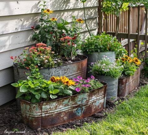 Dishfunctional Designs: Upcycled Container Flower Gardening Rustic Yard Decor, Galvanized Containers, Galvanized Garden, Junk Garden, Organized Clutter, Upcycled Garden, Rusty Garden, Container Planting, Rustic Inspiration