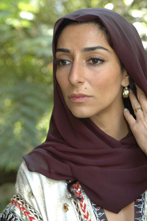 NECAR ZADEGAN Necar Zadegan, Persian Beauty, Go To Movies, Movie Stars, Feel Good, Favorite Character, Persian, Favorite Movies, Actresses