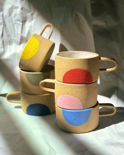 Eco Club, Stackable Mugs, Handmade Ceramic Mugs, Diy Kitchen Projects, Mugs Handmade, Diy Pottery Painting, Handmade Mugs, Handmade Planter, Eco Friendly Kitchen