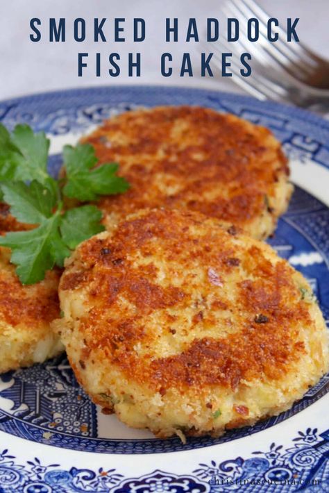 Smoked haddock fish cakes are a fabulous way to add more seafood to your diet. They are easy and quick to make, and will fit the bill for brunch, lunch or dinner, especially during Lent. Haddock Fish Cakes, Crab Cake Recipe Easy, Smoked Haddock Recipes, Fish Cake Recipe, Risotto Cakes, Haddock Recipes, Smoked Haddock, Fish Cakes Recipe, Crab Cake Recipe