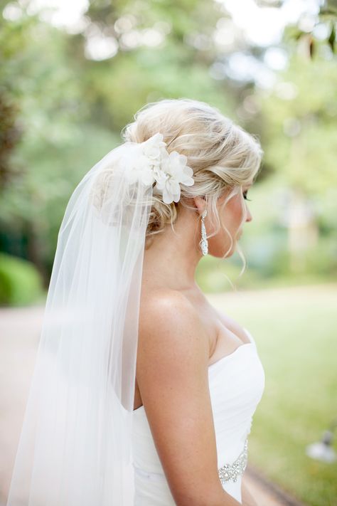 Bridal Updo With White Flowers More Sanggul Modern, Classic Wedding Hair, Wedding Hairstyles Medium Length, Romantic Updo, Bridal Ideas, Wedding Hairstyles With Veil, Best Wedding Hairstyles, Hairstyles Updo, Trendy Wedding Hairstyles