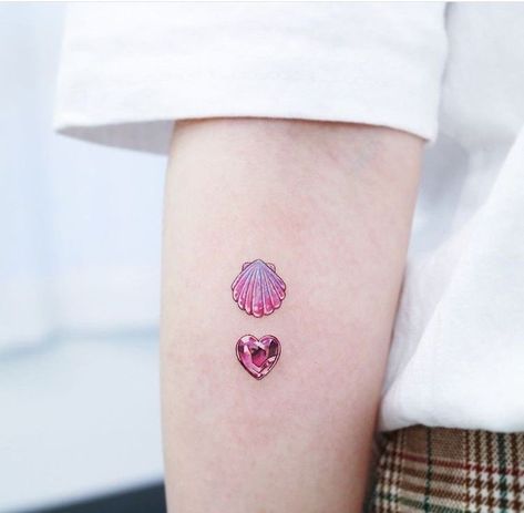 Opal Tattoo, Shell Tattoo, Seashell Tattoos, Shell Tattoos, Jewel Tattoo, Pink Tattoo, Geniale Tattoos, Little Tattoos, Trendy Tattoos