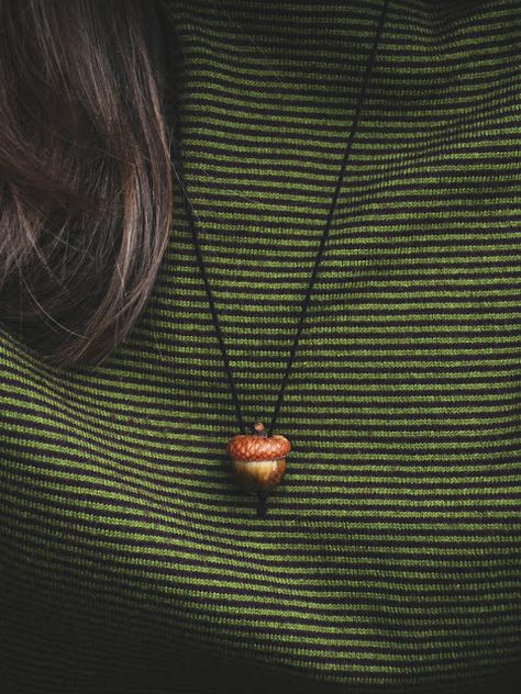 Secret Compartment Necklace, Acorn Jewelry, Acorn Crafts, Message Necklace, Acorn Necklace, Secret Compartment, Autumn Decor, Nature Crafts, Top Secret