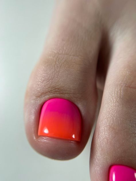 Pink And Orange Pedicure Ideas, Bright Orange Pedicure, Sunset Toe Nails, Sunset Pedicure, Neon Orange Pedicure, Pink And Orange Pedicure, Pink And Orange Toenails, Coral Toe Nail Designs, Orange Pedicure