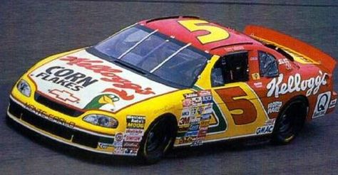 The good old days! The #5 in 1997 fresh off the championship year in 1996. Terry Labonte and the Kelloggs rooster. Nascar Costume, God Family Country, Nascar Champions, Terry Labonte, Race Car Driving, The Iceman, Kyle Larson, Nascar Cars, Nascar Race Cars