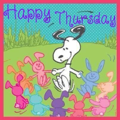 Happy Thursday Spring Snoopy, Charlie Brown Easter, Easter Beagle, Snoopy Easter, Hello Kitty Imagenes, Charlie Brown Snoopy, Snoopy Images, Peanuts Cartoon, Snoopy Wallpaper