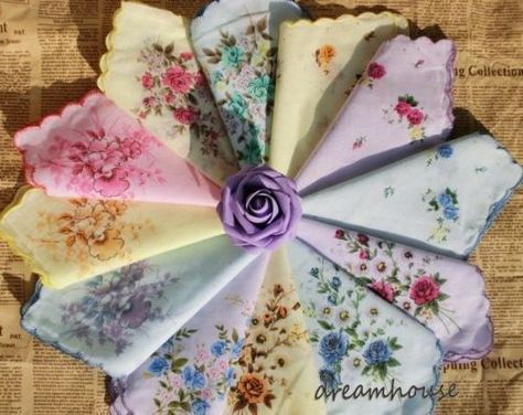 Hanky Packing For Wedding, Handkerchief Packing Ideas For Wedding, Handkerchief Decorations, Hanky Packing Ideas For Wedding, Handkerchief Packing Ideas, Tatwa Decoration, Hankies Ideas, Vintage Handkerchiefs Crafts, Flower Handkerchief