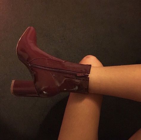 Mode Shoes, Dr Shoes, Shoe Inspo, Brown Shoes, Aesthetic Shoes, Mode Inspo, Pretty Shoes, Dream Shoes, Shoe Obsession