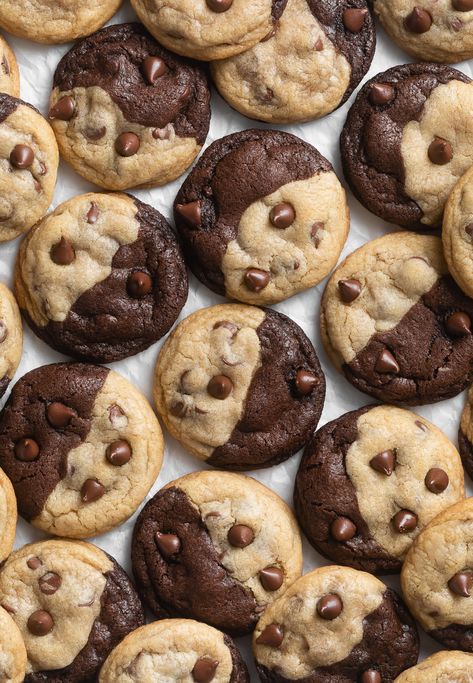 Brookies Cookies - Browned Butter Blondie Brooke Cookies, Brookie Cookies, Brookies Cookies, Brookies Recipe, Gooey Chocolate Chip Cookies, Cookie Dough Brownies, Fudgy Brownie, Browned Butter, Best Chocolate Chip Cookie