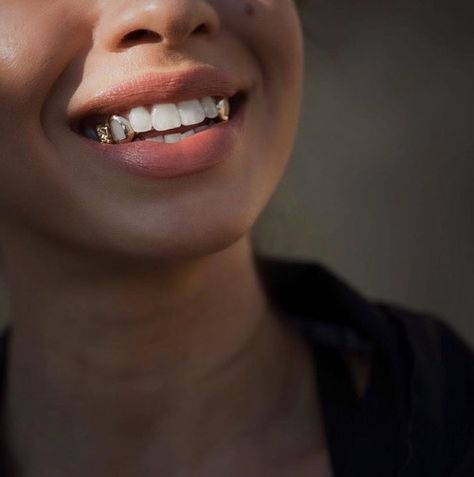 Belizean Fashionista                                                                                                                                                                                 More Girls With Grills, Gold Fangs, Girl Grillz, Fang Grillz, Pretty Teeth, Grillz Teeth, Gold Grill, Makeup Tumblr, Gold Grillz